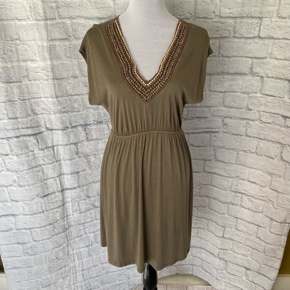 Soprano women M short sleeve beaded v-neck dress w/elastic waist khaki